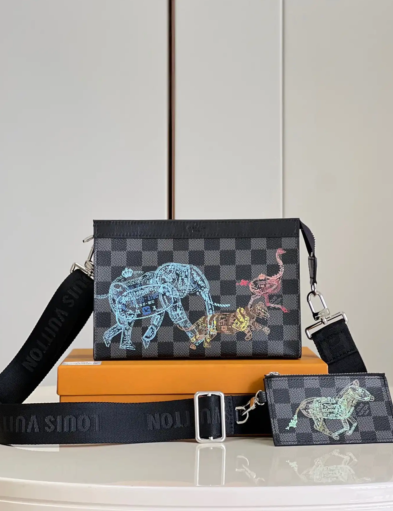 WEARABLE LOUIS GASTON VUITTON 0603